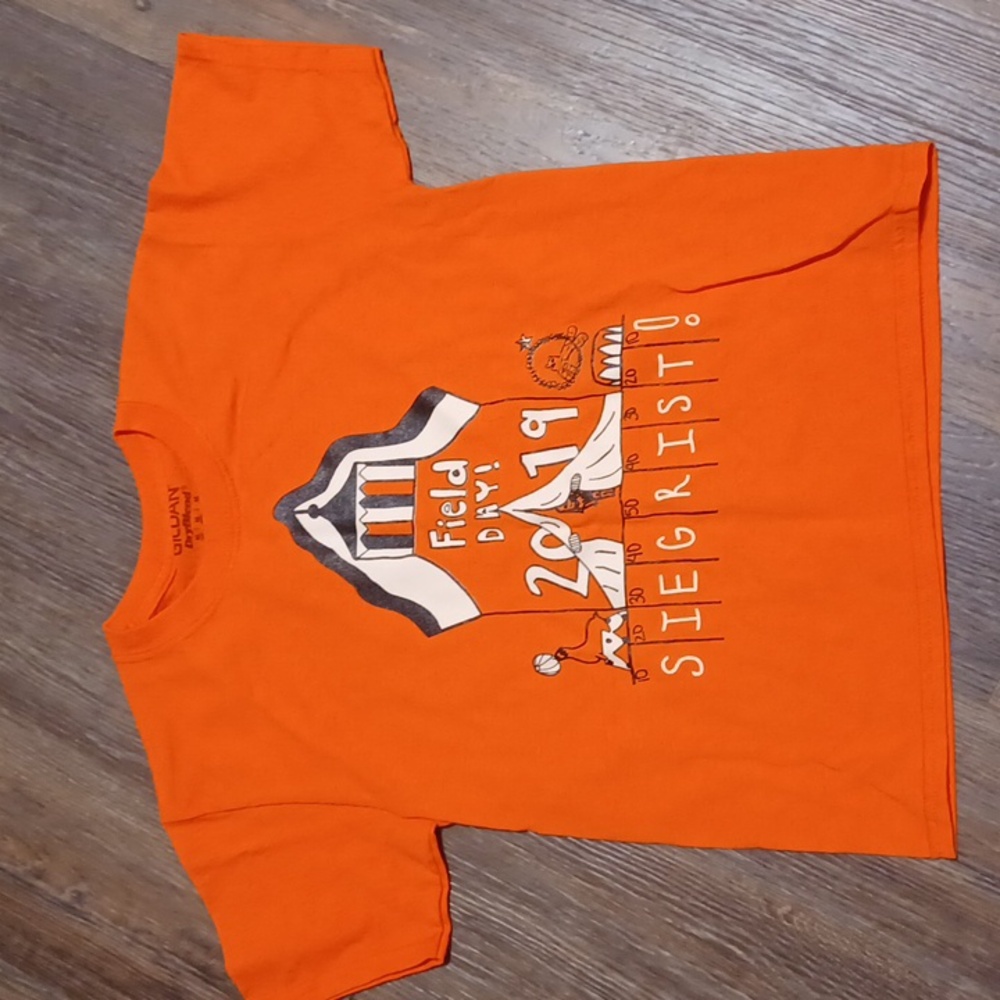 Gildan orange tshirt size M 10 12